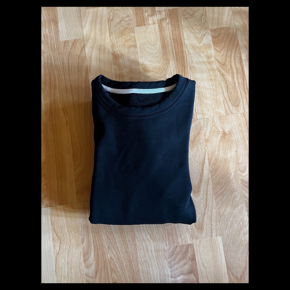 Lululemon short sleeve crewneck top